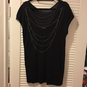 Flounce T-shirt with back chain detail